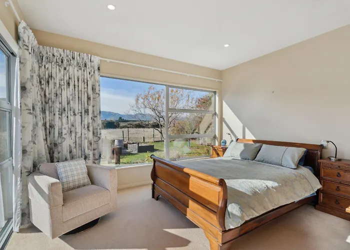 Tranquil On Ribbonwood - Holiday home *